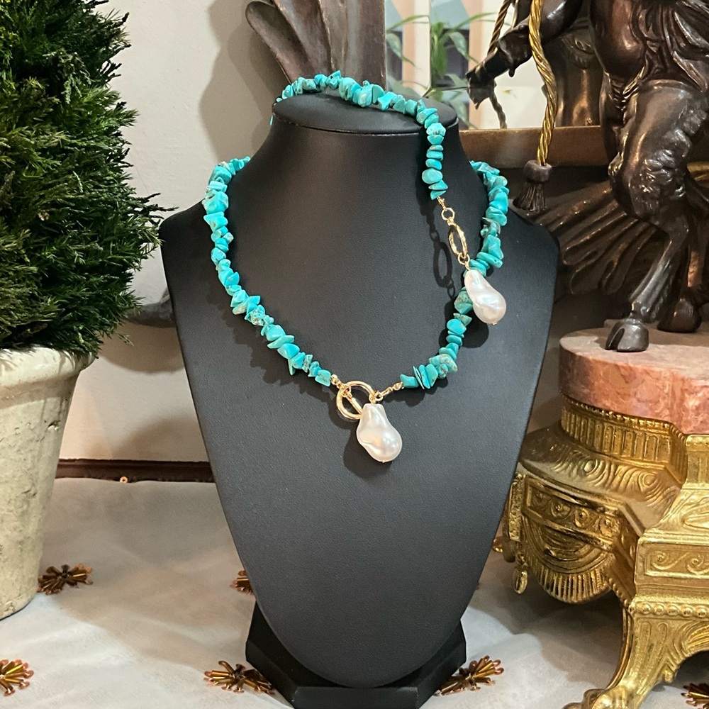 Turquoise and Gold Jewelry Set with Pearl Accents - Picture 5 of 9